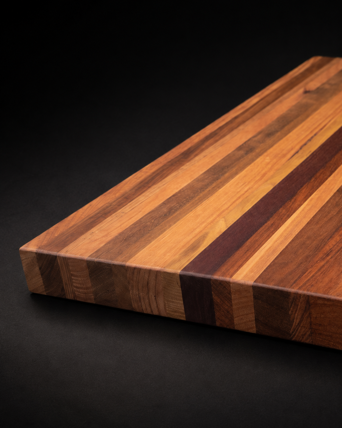 The Origin representative mixed Australian hardwood board, 40 mm edge profile detail